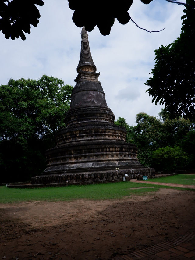 วัดอุโมงค์ (Wat Umong)