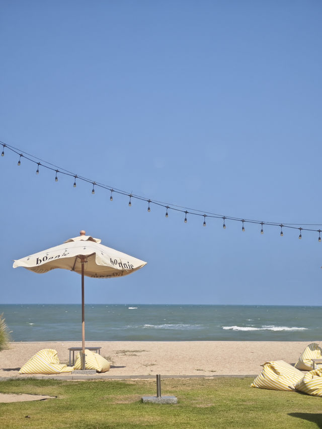 คาเฟ่สุดปังใกล้หัวหิน bOnnie on the beach cafe