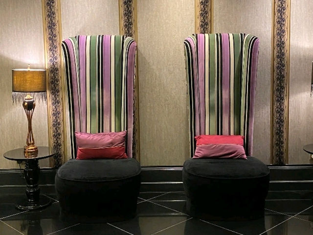 Bold, Glamorous & Boutique – A Romantic Hideaway at The Scarlet Singapore