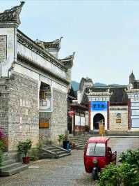 River Bends and Chill Streets in Zhenyuan Ancient Town