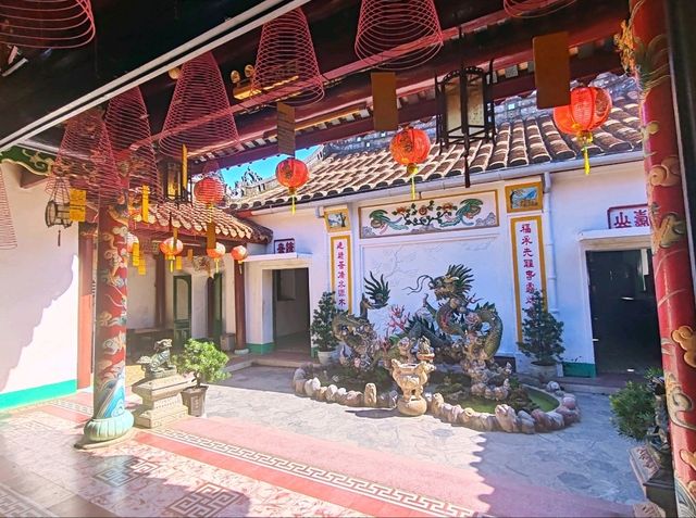 พาเที่ยวศาลเจ้าฟุกเกี๋ยน ที่เมืองฮอยอัน
