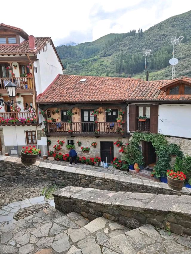 Cozy Streets and Mountain Feels in Potes