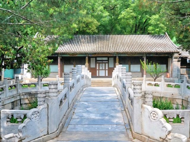 The Quiet Charm of Qinghua Studio, Summer Palace