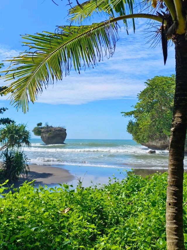 ☀️🏖 New Beach Day Vibes near Pangandaran! 🌊✨ ☀️🏖 New Beach Day Vibes near Pangandaran! 🌊✨