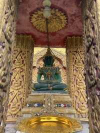 เที่ยววัดหนองเงือก ชมพระแก้วมรกตจำลอง