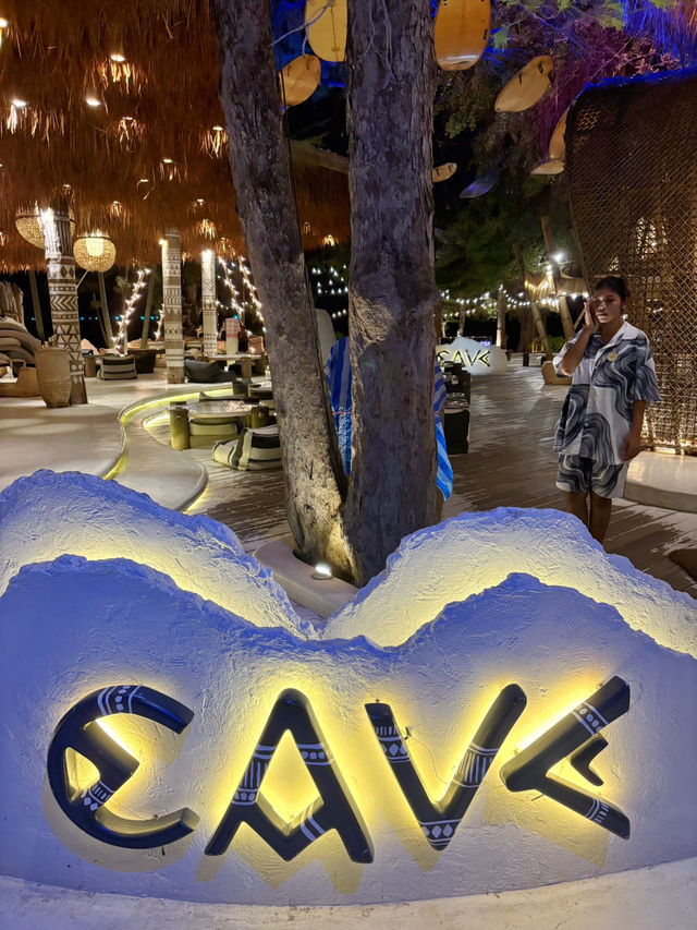 🌴Cave Beach Club · Pattaya 海邊小日記
