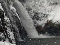 日本玩-「銀山溫泉」一個凝結在日本大正時代及宮崎駿童話裡的雪白世界，此生必訪！