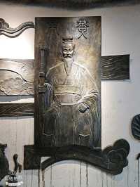 縉云仙都裡高聳云端的鼎湖峰