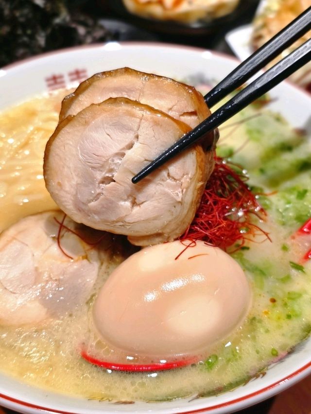 🍜濃厚湯底! 上環黑龍拉麵🍥
