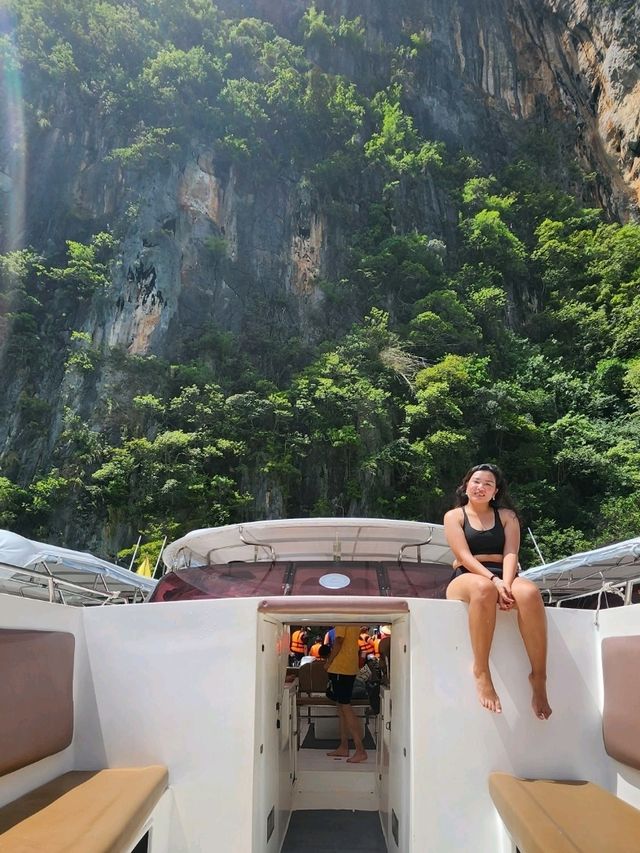 Phi Phi Splash🌊 Phi Phi Splash🌊