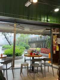 ร้านหมูทอดที่ต้องแวะในฮ่องกง “Wah Heung Yuen”