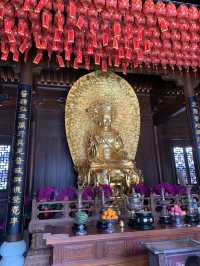 วัดพระหยกวัดพุทธที่เก่าแก่แห่งหนึ่งในเซี่ยงไฮ้