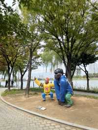 가을 감성 가득한 대구 수성못 🌾 반짝이는 호수 옆 갈대밭 산책코스