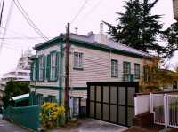 City Loop Bus: A Convenient Way to Explore Kitano Ijinkan