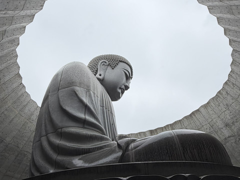 頭大仏 – 札幌に隠された建築の傑作 🪷。 | Trip.com 札幌