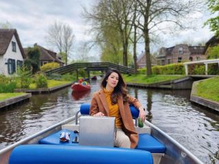 A Dreamy Boat Ride in Giethoorn, the Roadless Village