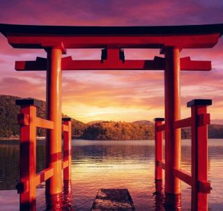 Golden Hour Over Lake Ashi: My Hakone Sunset