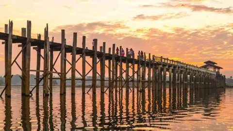 ウーベイン橋の魔法に触れる：ミャンマーに眠る黄金色の絶景✨ — traveler post in マンダレイ