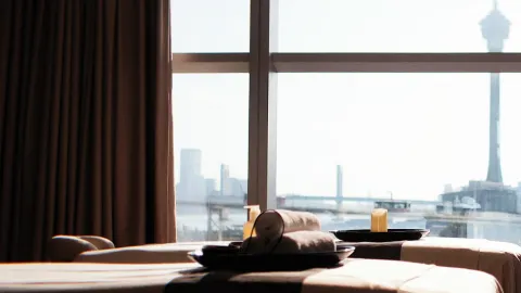 Macau | Spa Bintang Lima Forbes 10 Tahun Berturut-turut! ✨ Berendam Jacuzzi dengan View Danau Nam Van, Healing Mewah untuk Jiwa & Raga. — traveler post in Makau