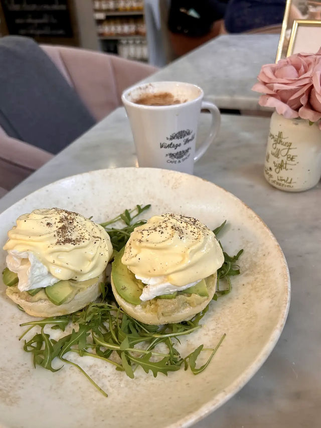 Vintage World Cafe & Flower