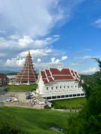 📍 Wat Huay Pla Kang, Chiang Rai, Thailand 🇹🇭 