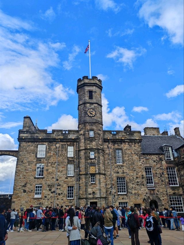 Magnificient Edinburgh Castle  🏴󠁧󠁢󠁳󠁣󠁴󠁿