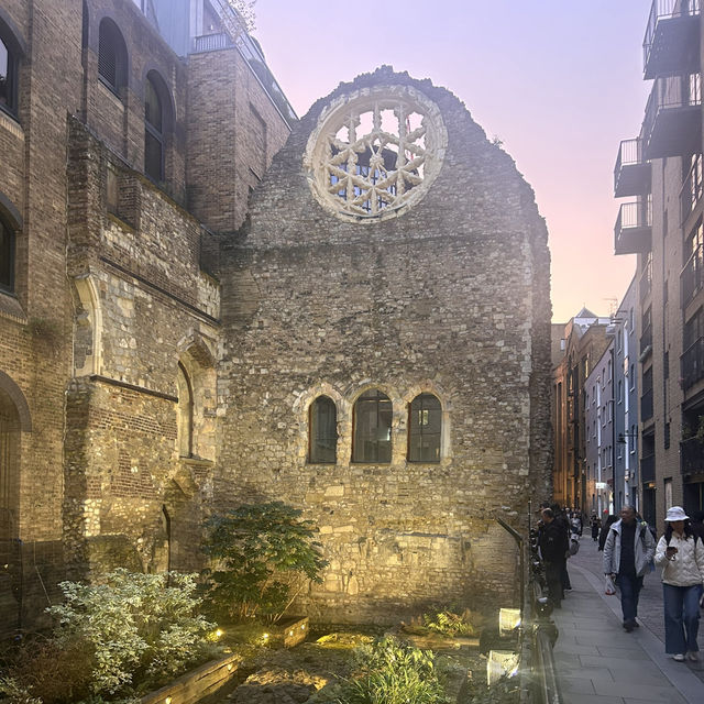 An evening stroll from Tower Bridge to the Globe