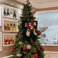Charming Christmas Decor at a Restaurant in Taranto  