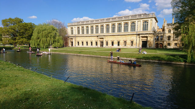 A Perfect Day in Cambridge: Views, Punting, and Scenic Walks 🚣‍♀️🏛️🌿