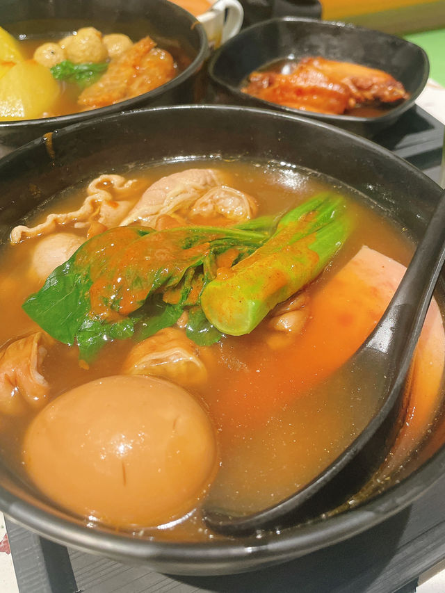老字號車仔麵🍜一定要試招牌咖哩辣醬～