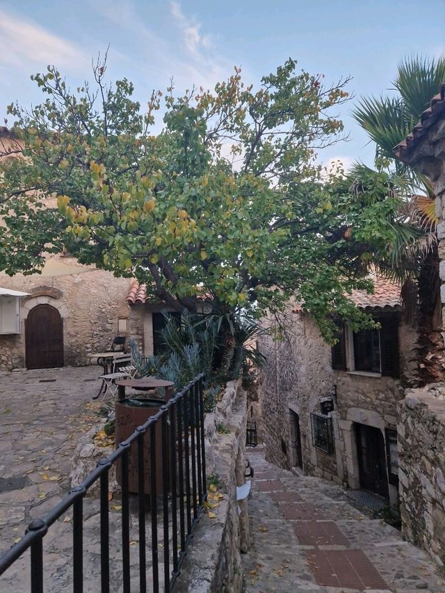 🍂 Why Eze is the Perfect Side Trip from Nice in October