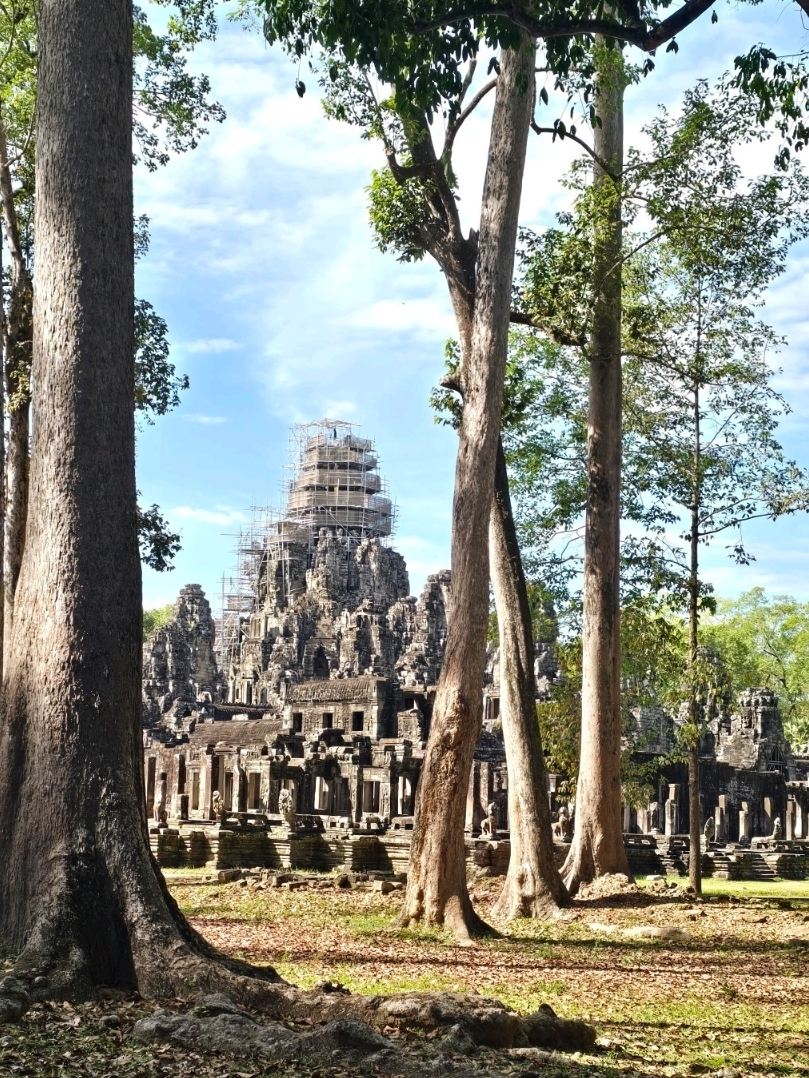 バイヨンの神秘的な微笑み：古代アンコールの中心地。 | Trip.com