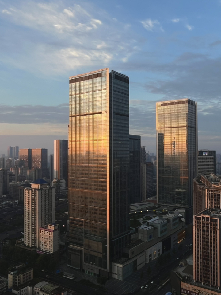 A unique and beautiful city with a distinct vibe of its own, and we have absolutely no regrets about choosing it for our first trip to this amazing country 🇨🇳

As the capital of Sichuan Province in Southwest China, it's often referred to as the "Heart of Sichuan." It's a city steeped in rich history, unique culture, and a great atmosphere where ancient traditions seamlessly blend with modern life. 

Chengdu sits right in the heart of the fertile Sichuan Plain, along the Minjiang River valley—a region known in China as the "Land of Heavenly Abundance."

Widely known as the "Panda Capital of the World," it is home to the largest panda research and breeding facility on the planet (which we actually visited, but more on that later!). The city is also famous for its cuisine, considered one of the most vibrant in China thanks to its perfect balance of heat, aroma, and flavor. (However, since we aren't big fans of spicy food, we skipped the fiery local dishes and stuck mostly to European food, which was incredibly delicious.)

Chengdu is bordered by several prefecture-level cities and the Ngawa Tibetan and Qiang Autonomous Prefecture. The climate is humid subtropical. The Qinling Mountains shield the city from cold Siberian air masses, making the winters here much milder than in the lower Yangtze region. 

The city is a major hub for manufacturing, commerce, finance, insurance, science and technology, logistics, transportation, and telecommunications. 

There are two international airports in the city: Shuangliu (about 20 km from downtown) and Tianfu (50 km from downtown). It's also a massive railway hub with several major trunk lines running right through it. 
We mainly used the subway, trains, and transfer services. The navigation was excellent—we figured it out super fast and felt completely comfortable and at ease the whole time!
   
