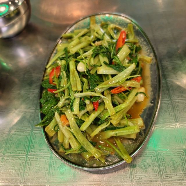 Delicious Thai Delicacies - Aroi Thai Restaur