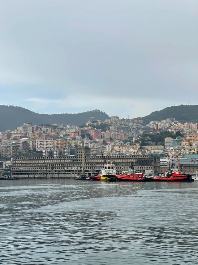 在熱那亞舊港，感受地中海的風情