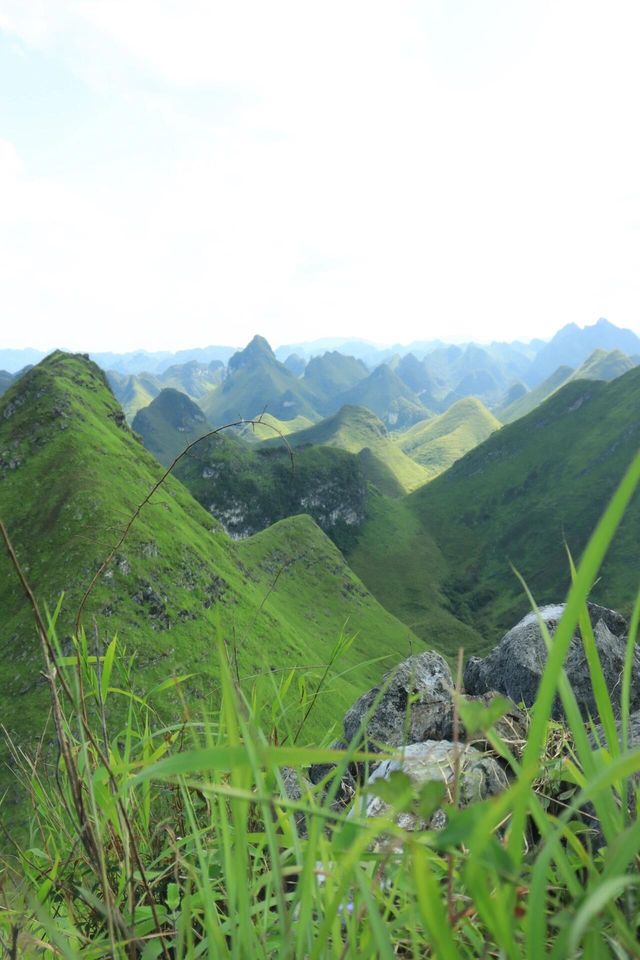 廣西崇左劍龍山山不見我我來見山