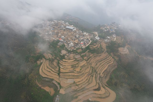 雲南建水炭山古村