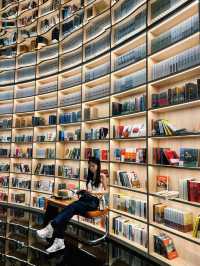 深圳最好拍的書店，現實版的盜夢空間