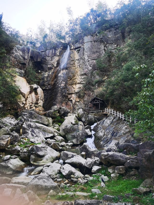 台州之旅——瀑布上的寺廟絕了！