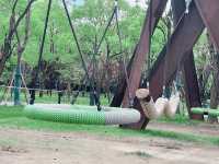就是我，在38度的高溫裡帶娃去了公園大戶外