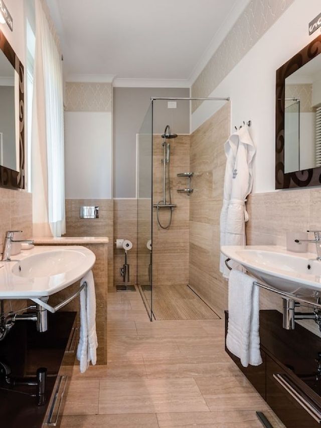 Tuscan Treats 🍇🏨: Unwind in Forte Dei Marmi's Finest!