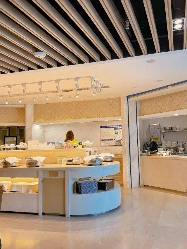 Travel Sharing | Experience Wuhan Tianhe Airport · China Eastern Airlines V3 Lounge