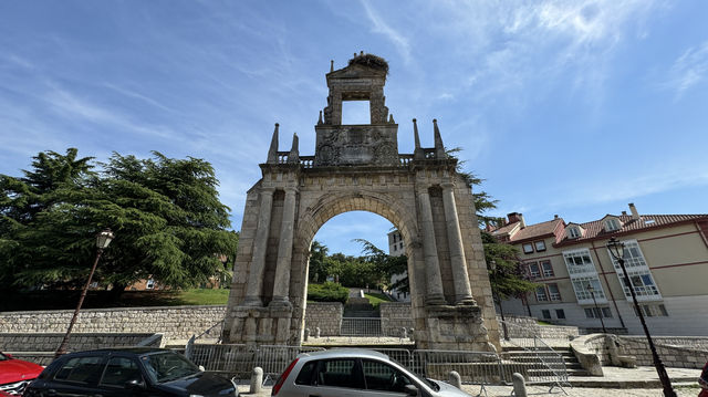 布爾戈斯費爾南岡薩雷斯凱旋門 Arco de Fernán
