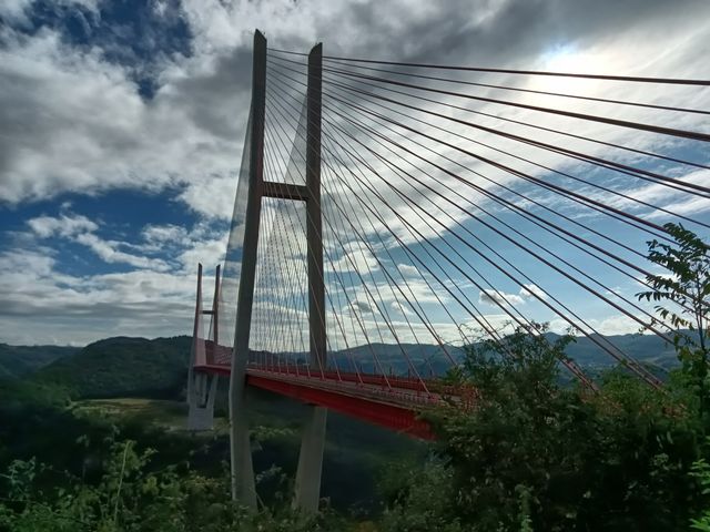 六廣河特大橋