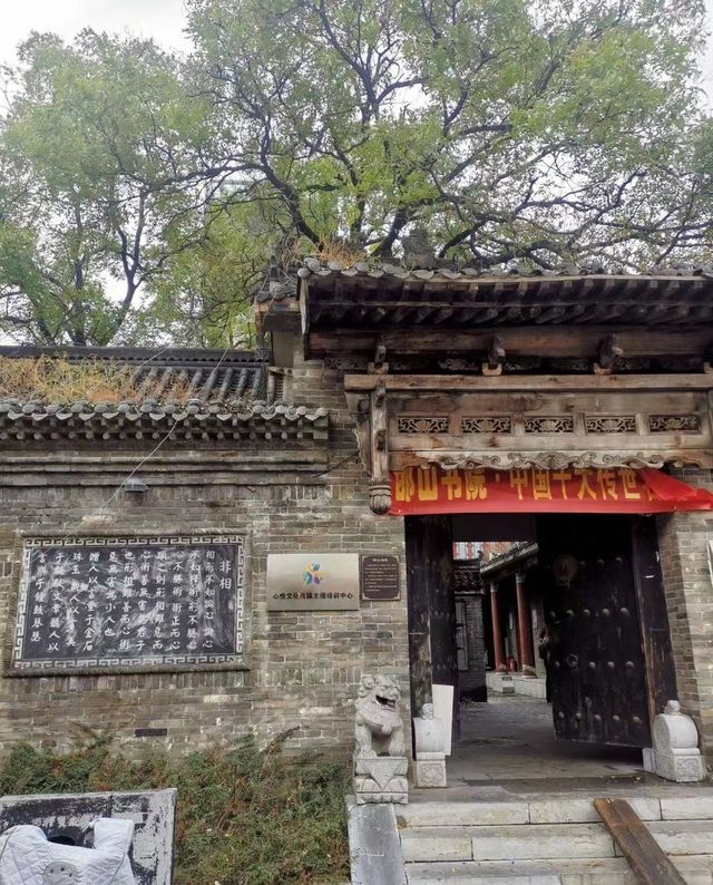 蔺相如與廉頗的故事從小耳熟能詳，邯鄲之旅肯定少不了去回車巷打
