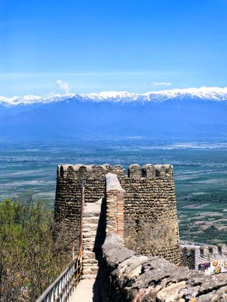 Visa-free travel! The 11th stop in Georgia is the ancient city wall of Sighnaghi.