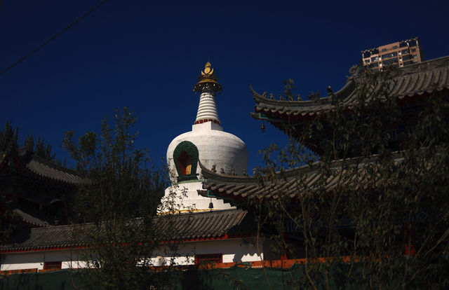 西塔寺和咖啡市集。