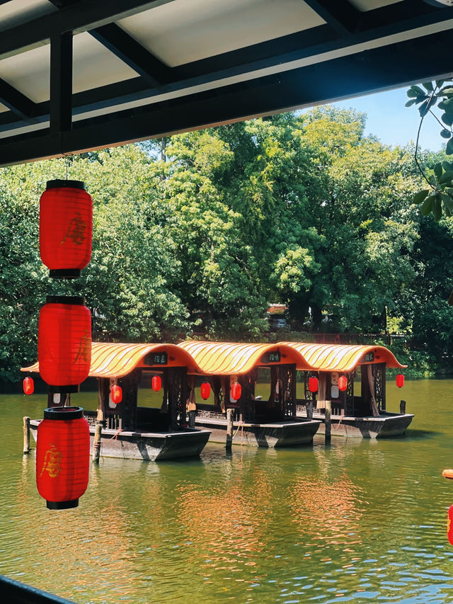 📍廣州唐荔園｜倚湖品茶，賞倒影斑駁🏮