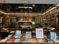 深圳木棉花酒店 咖啡與書籍的碰撞 香港北京異地情侶週末住哪系列第二期 酒店名字：深圳羅湖木棉花酒店 。