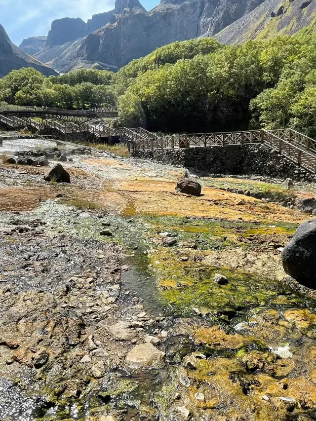 6-day in-depth tour of Jilin and Changbai Mountain Tianchi Lake. Enjoy every beautiful view. 